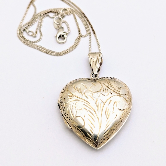 Large Sterling Silver Etched Puffy Heart Locket Pendant Necklace - Picture 1 of 9